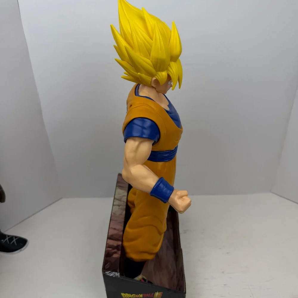 Bandai Dragon Ball Super Colossal Warriors Super Saiyan Goku 12